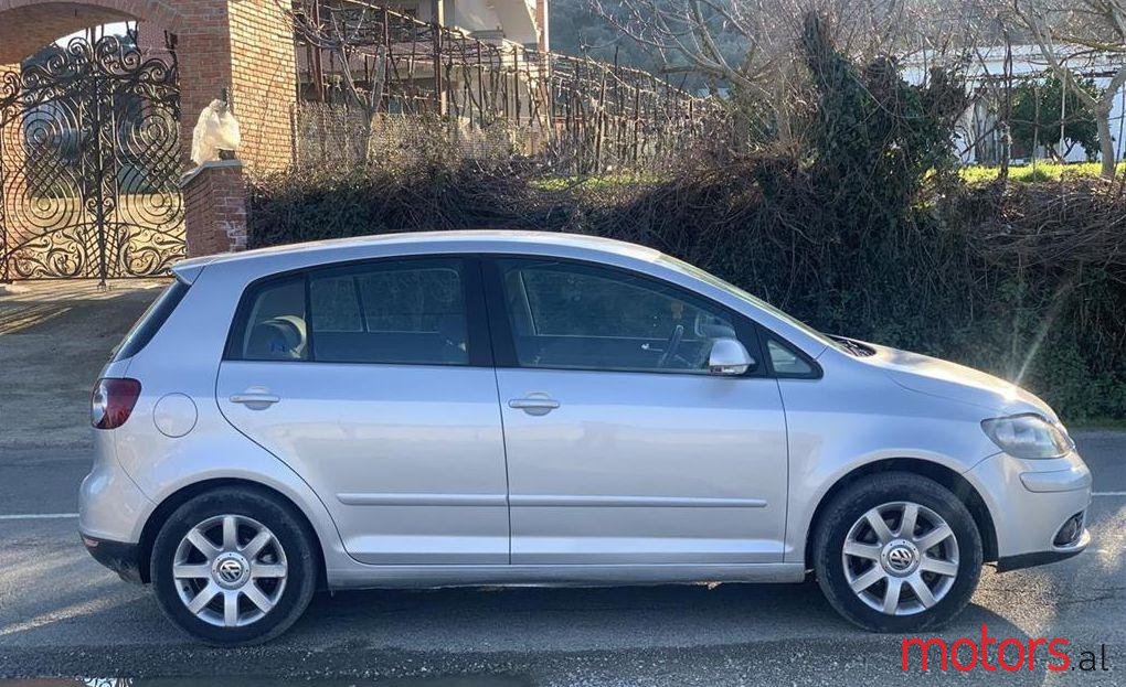 2006' Volkswagen Golf photo #1