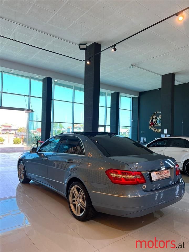 2009' Mercedes-Benz E 220 photo #5
