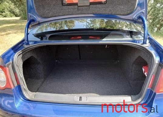 2009' Volkswagen Passat photo #3