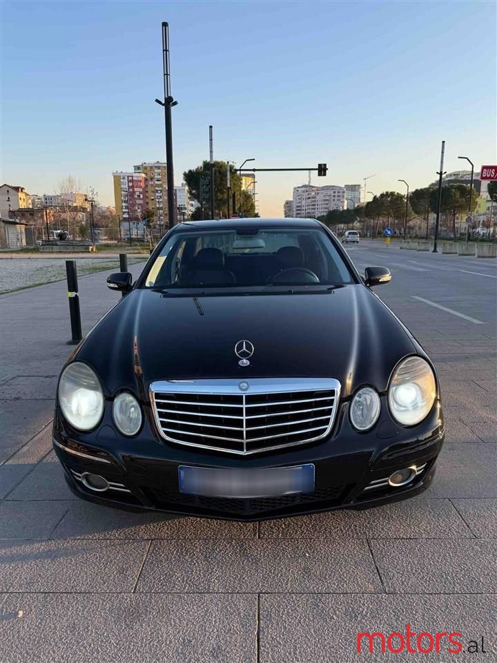 2008' Mercedes-Benz E 220 photo #2