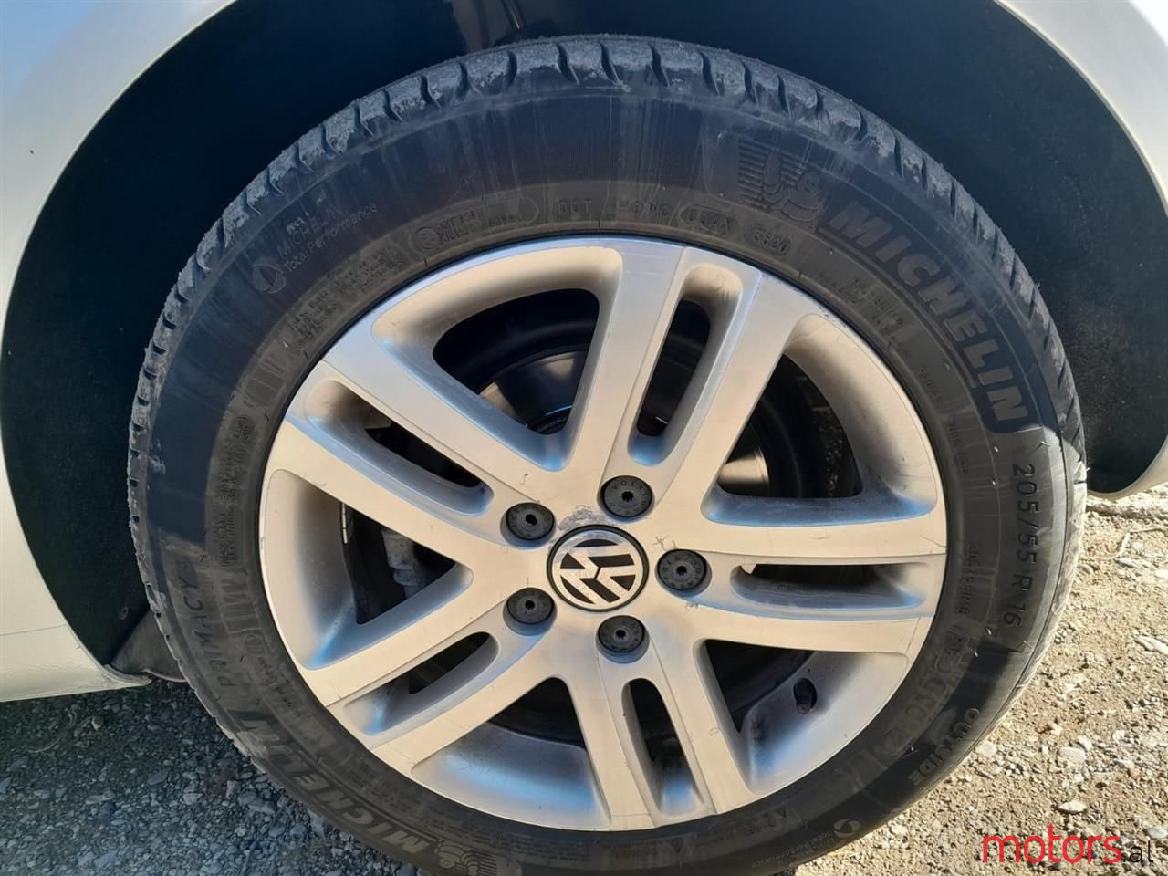 2008' Volkswagen Golf photo #4