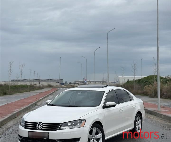 2013' Volkswagen Passat photo #1