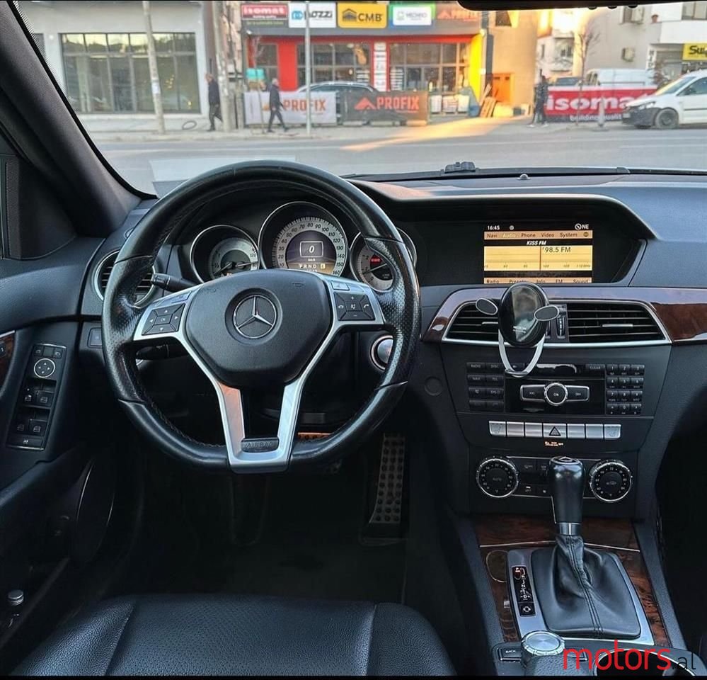 2012' Mercedes-Benz C 300 photo #2