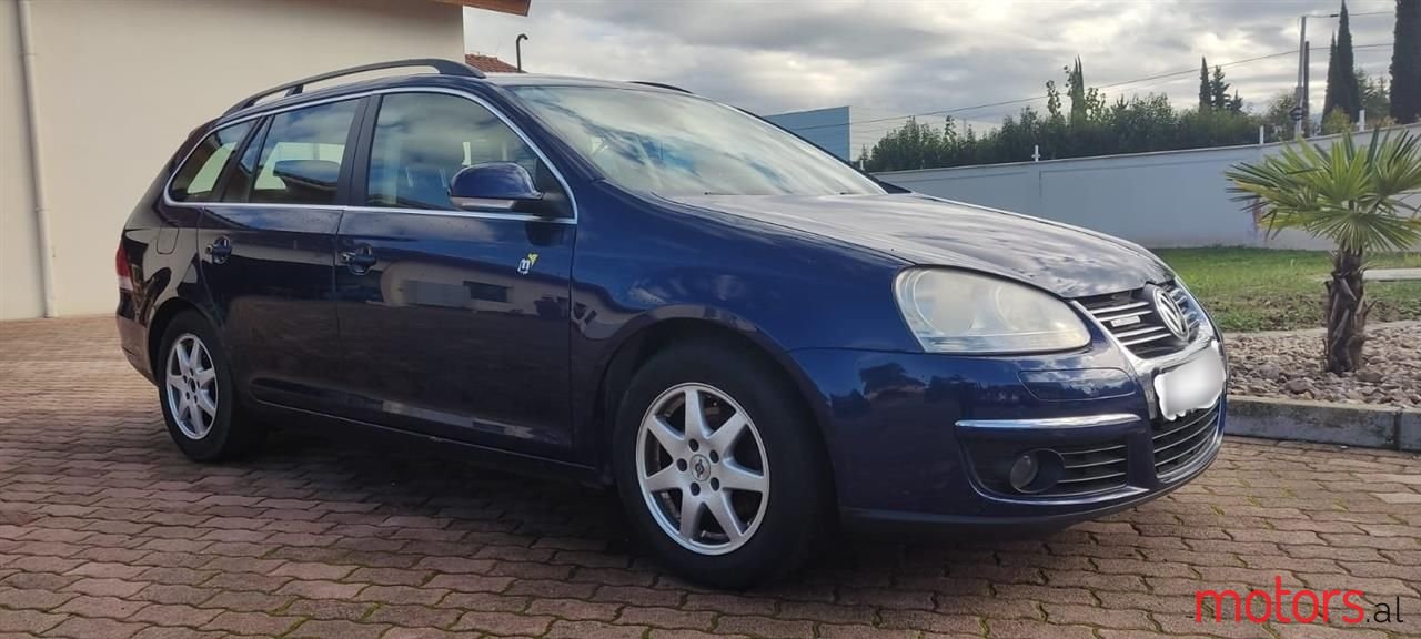 2009' Volkswagen Golf photo #3