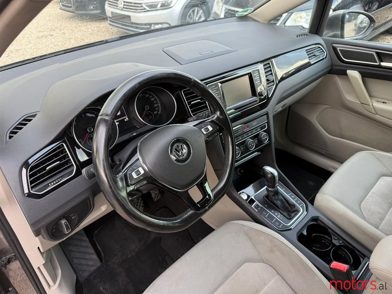 2014' Volkswagen Golf Sportvan photo #2