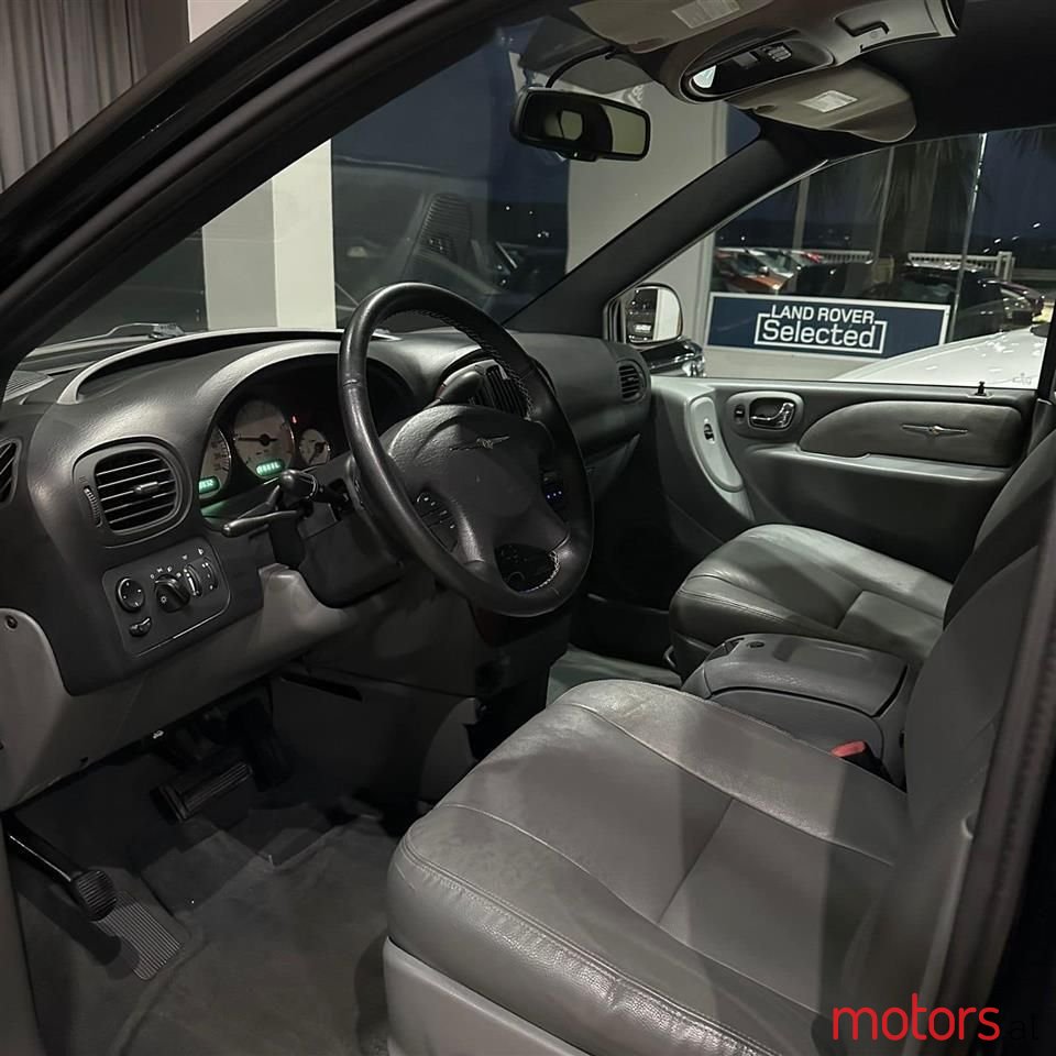 2007' Chrysler Grand Voyager photo #5