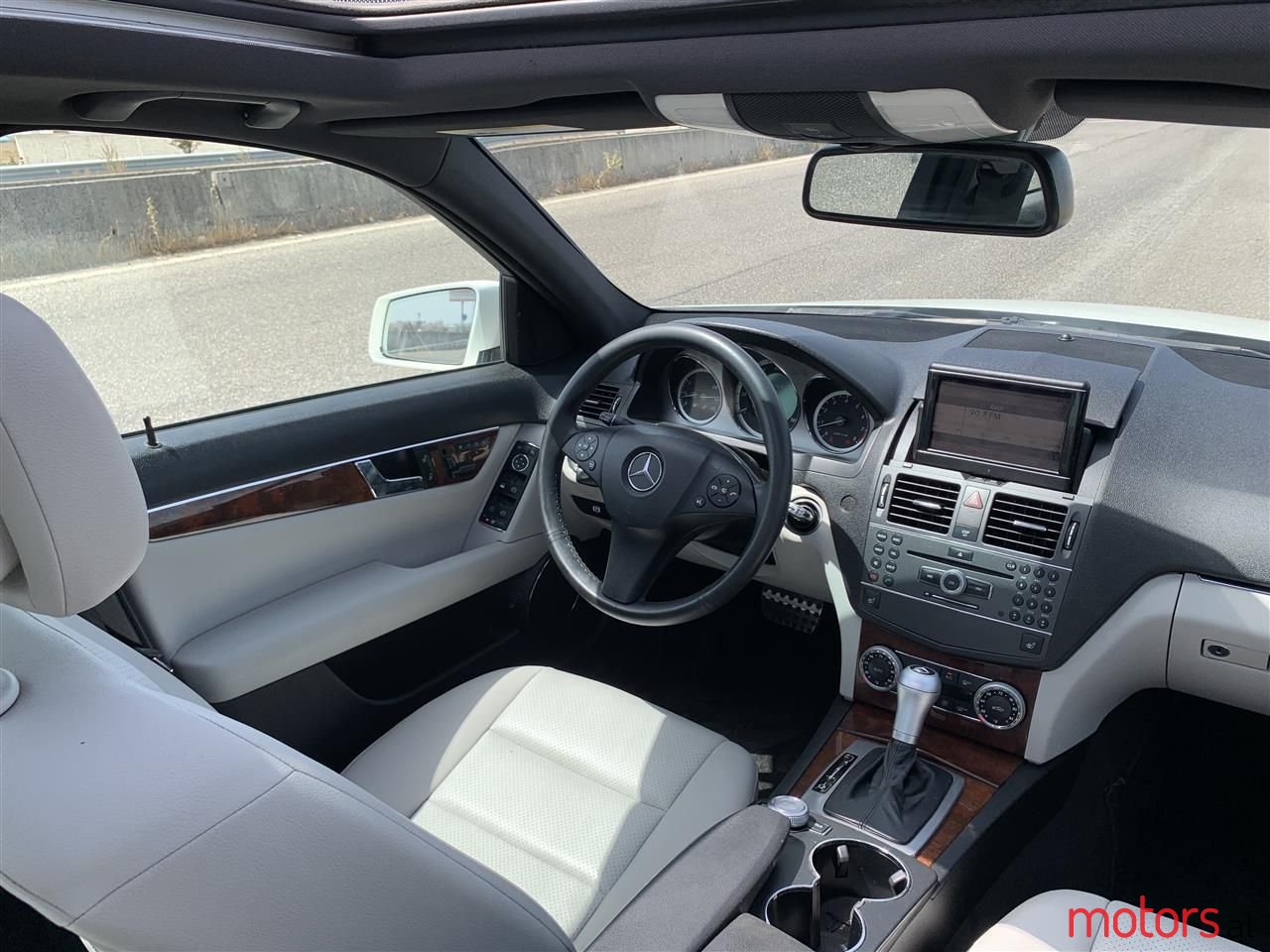 2010' Mercedes-Benz C 300 photo #4