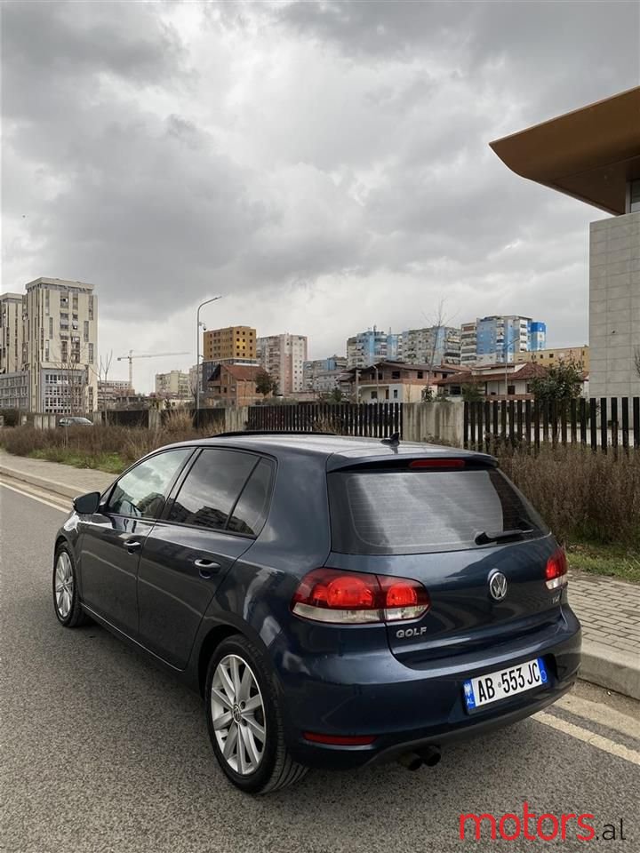 2011' Volkswagen Golf photo #5