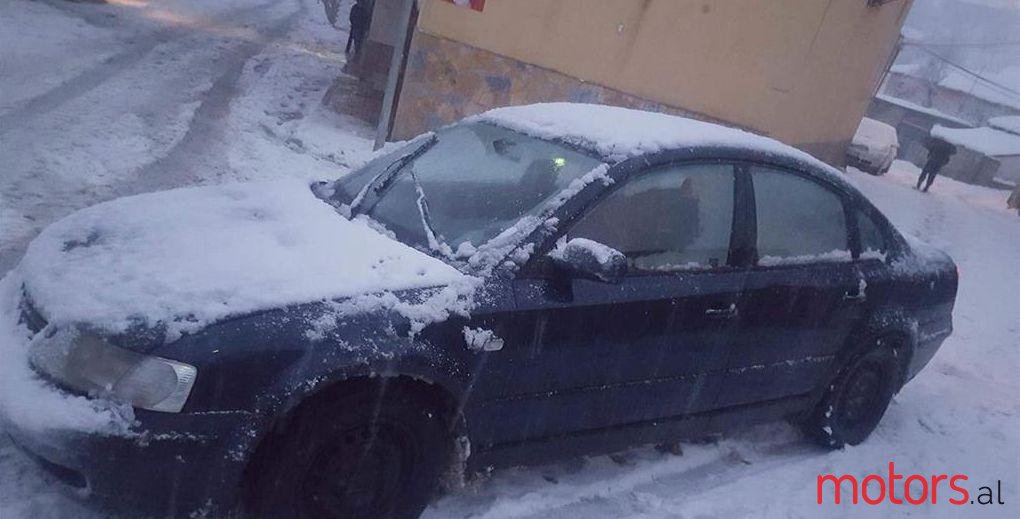 1999' Volkswagen Passat photo #1