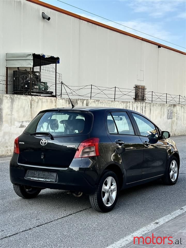 2007' Toyota Yaris photo #5