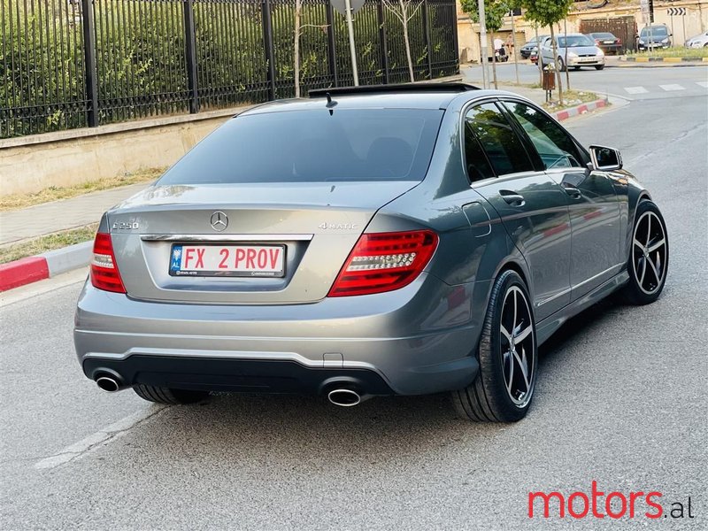 2012' Mercedes-Benz C 250 photo #5