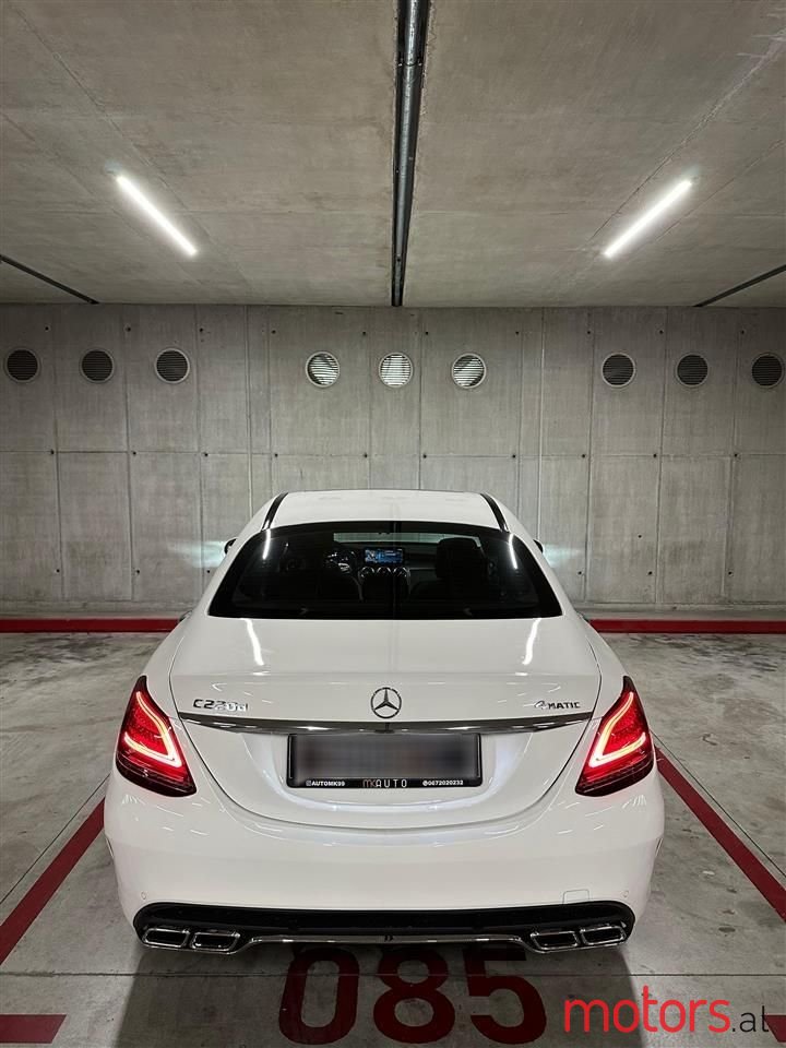 2020' Mercedes-Benz C 220 photo #2