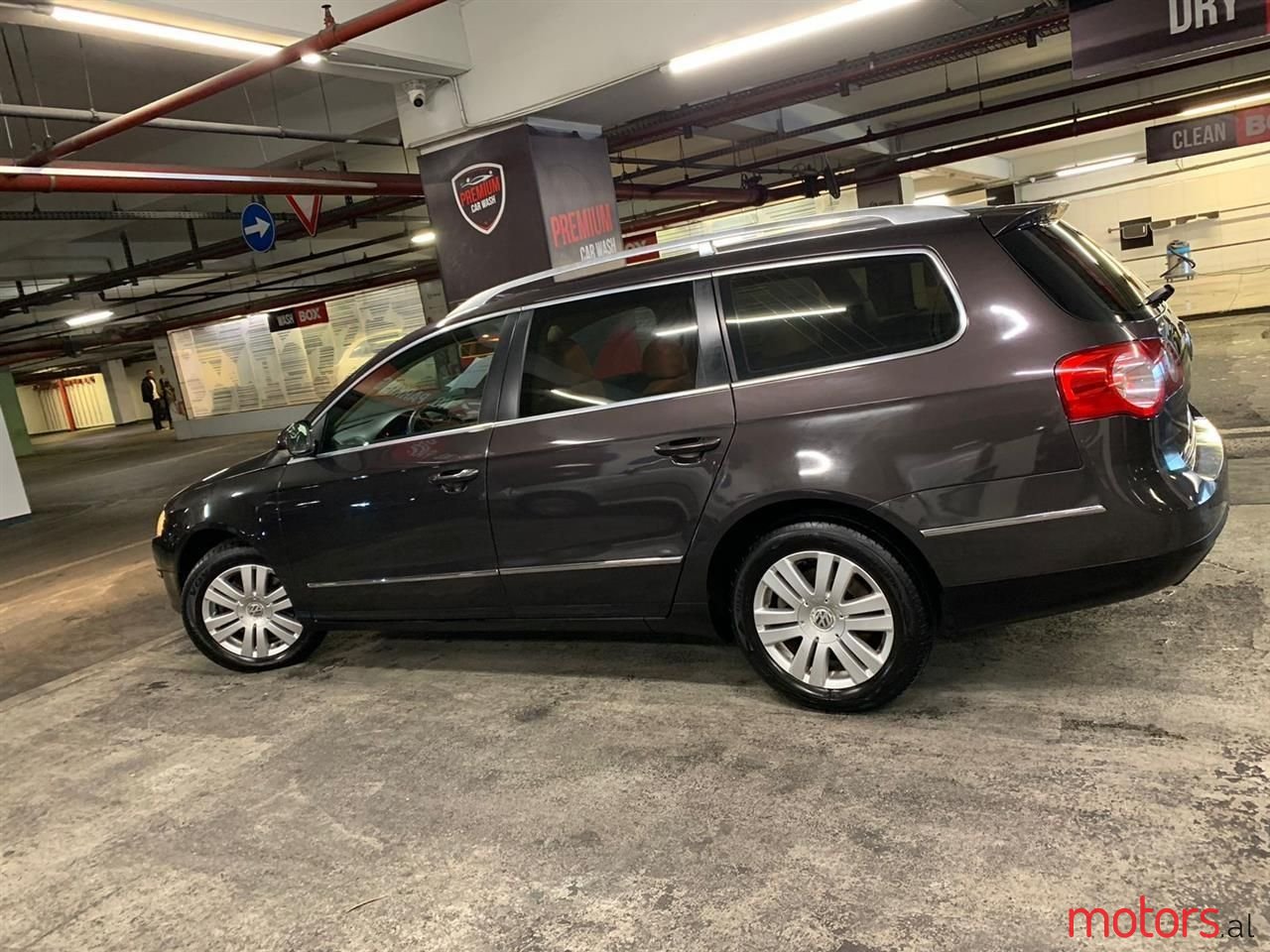 2007' Volkswagen Passat photo #1