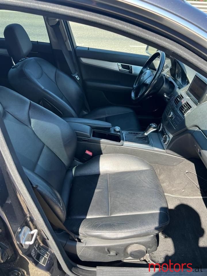 2010' Mercedes-Benz C 220 photo #5