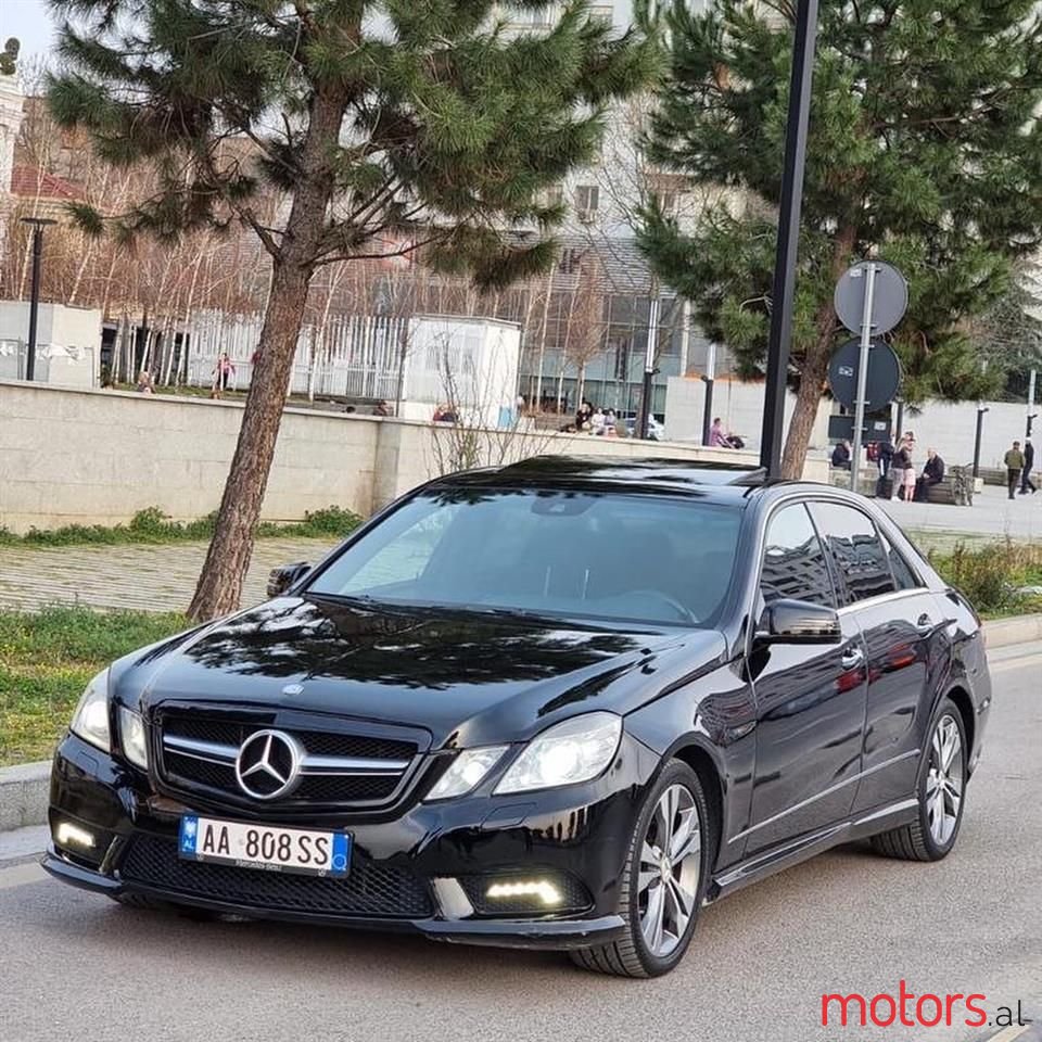 2012' Mercedes-Benz E 350 photo #2