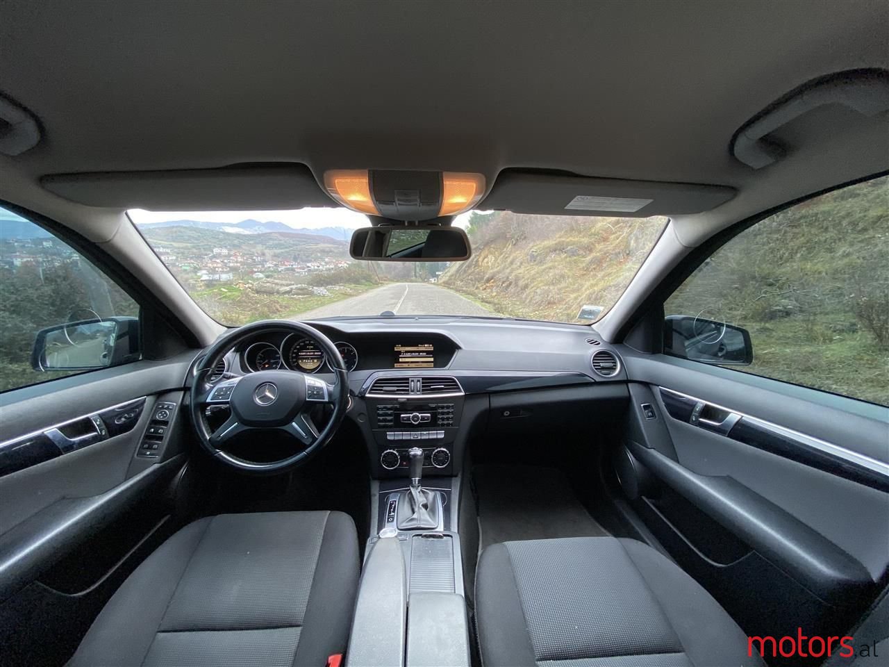 2012' Mercedes-Benz C 200 photo #5