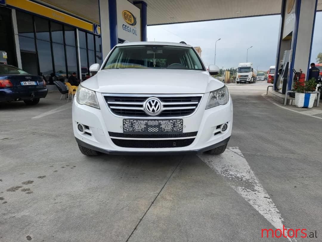 2010' Volkswagen Tiguan photo #1
