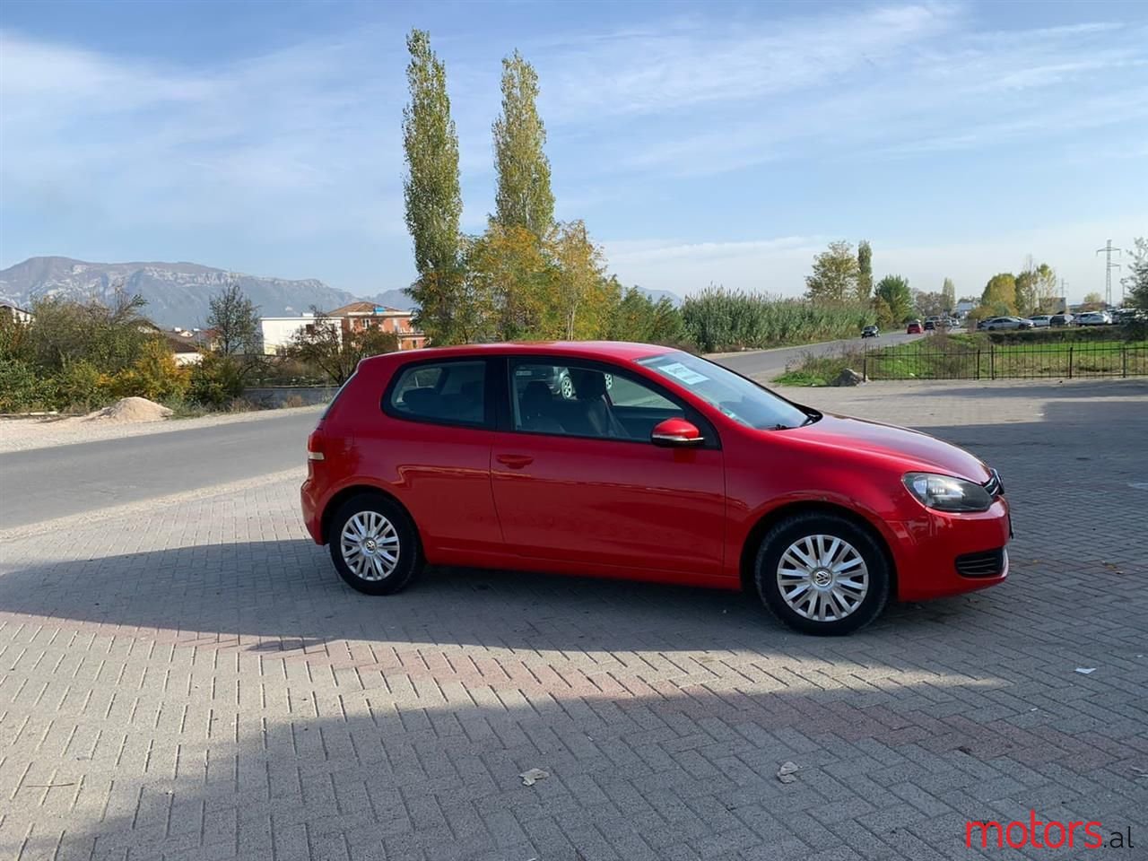 2010' Volkswagen Golf photo #5