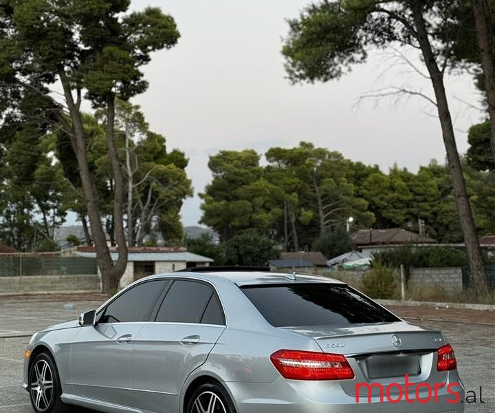 2010' Mercedes-Benz E 55 AMG photo #4