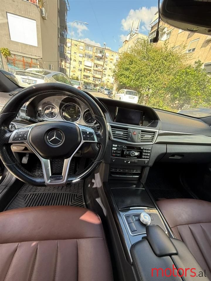 2011' Mercedes-Benz E 350 photo #6