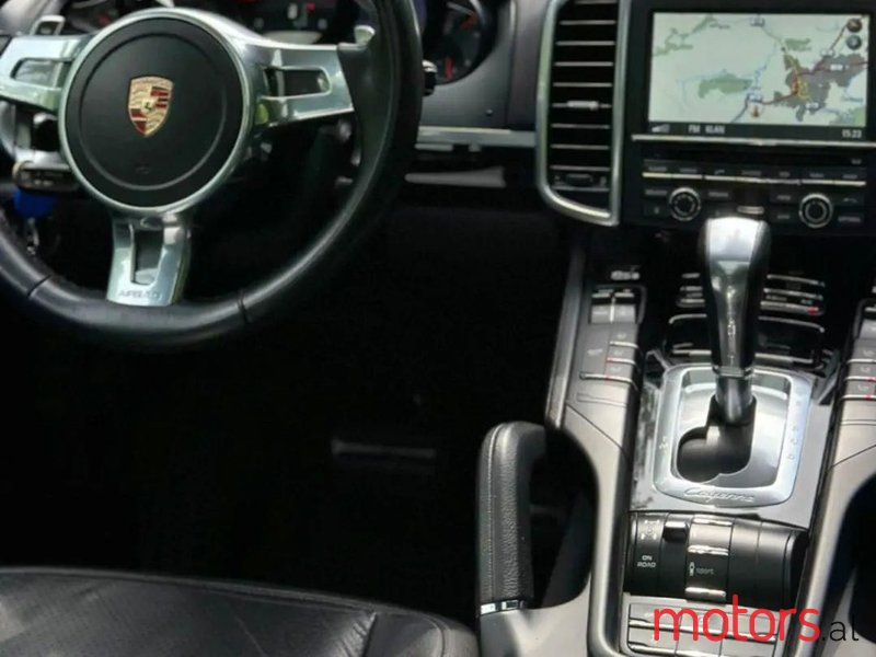 2015' Porsche Cayenne photo #5