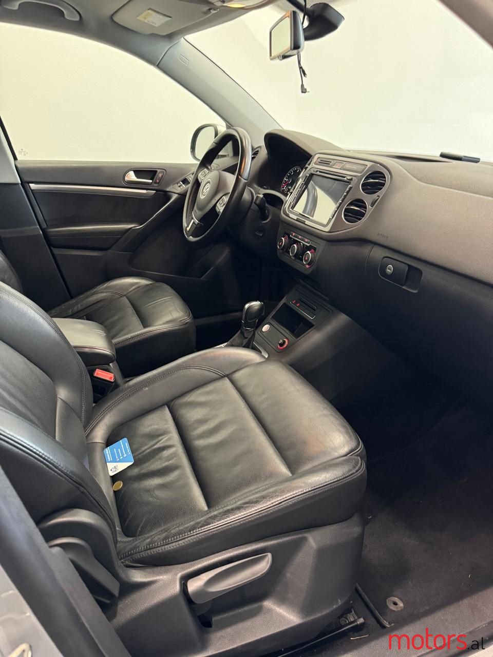 2014' Volkswagen Tiguan photo #2