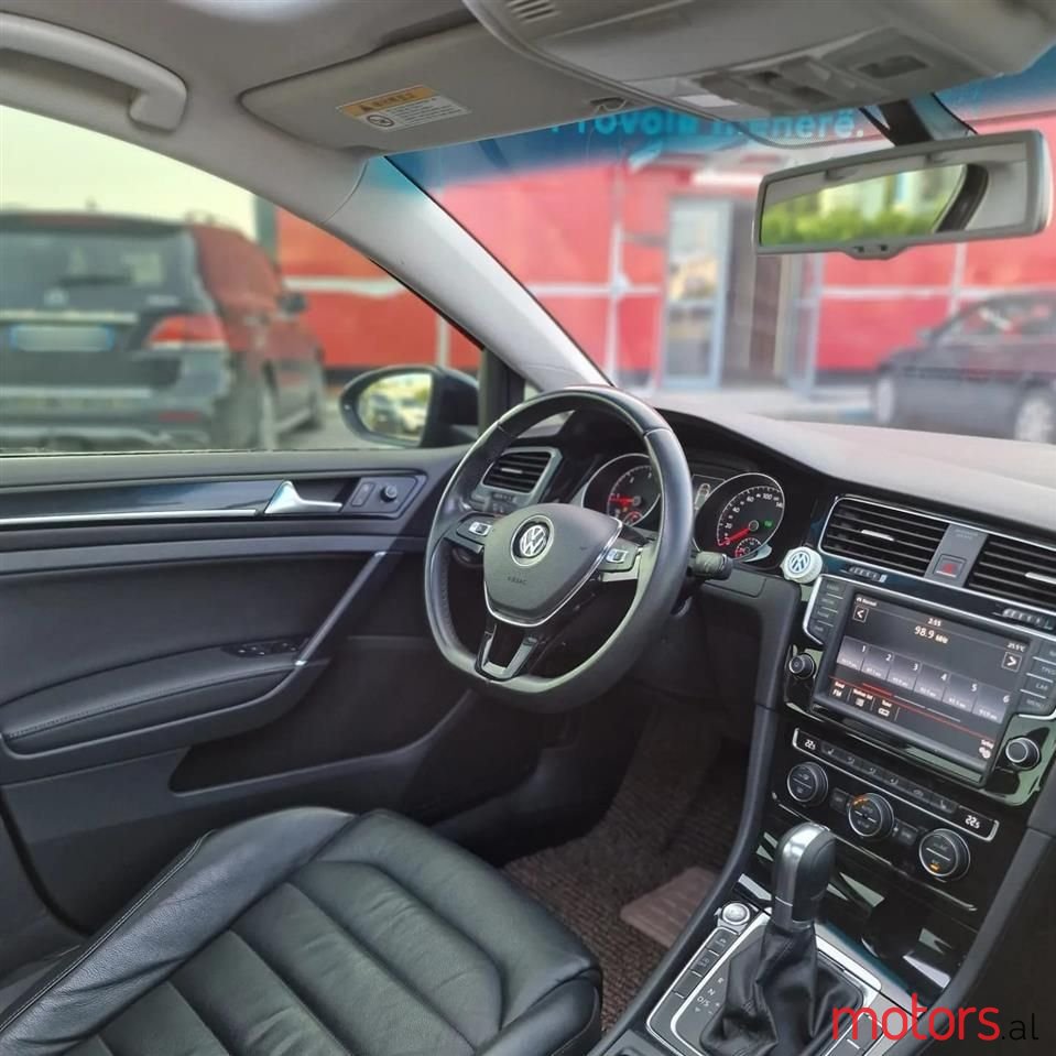 2013' Volkswagen Golf photo #6