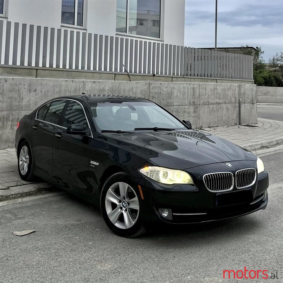 2012' BMW 528 photo #2