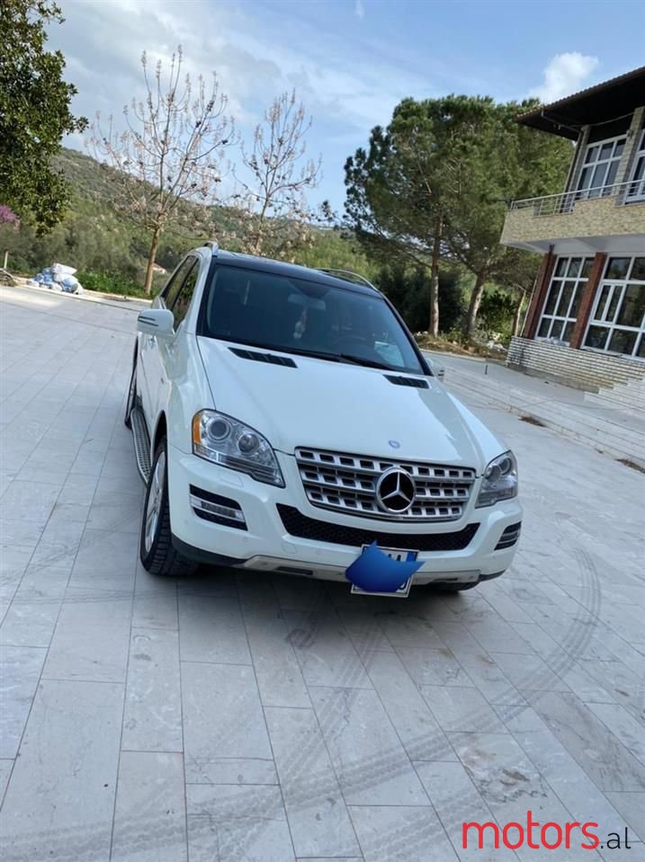 2011' Mercedes-Benz ML 350 photo #2