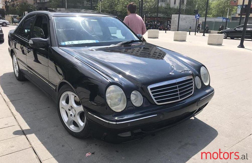 2001' Mercedes-Benz E 270 photo #1