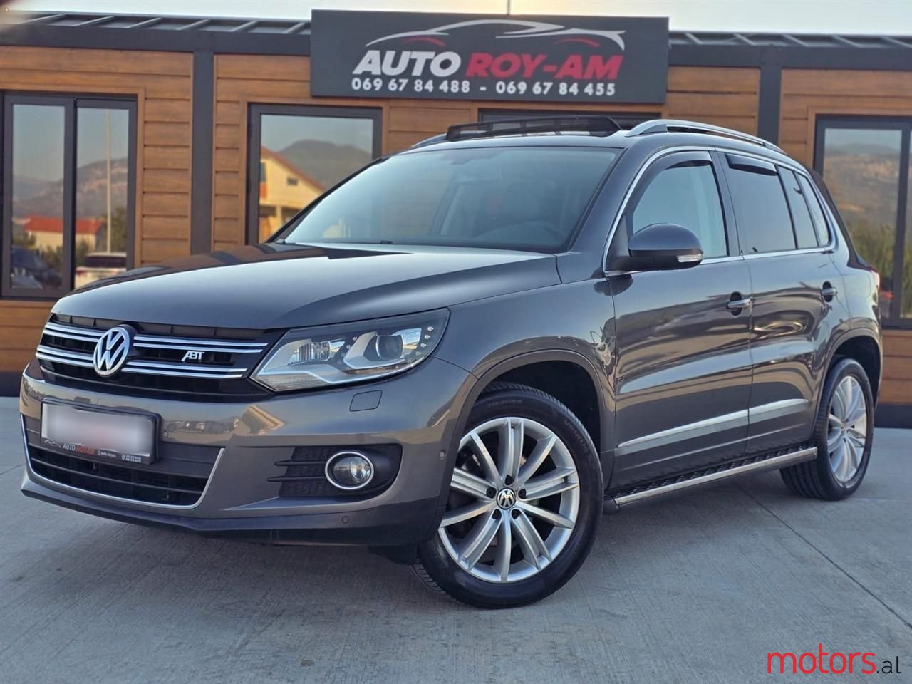 2013' Volkswagen Tiguan photo #1