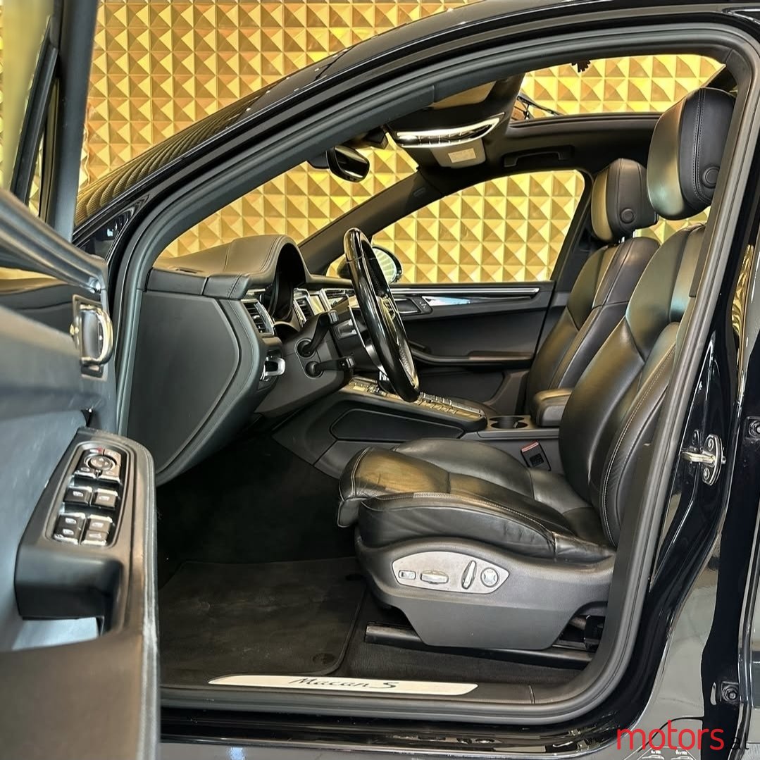 2015' Porsche Macan photo #4