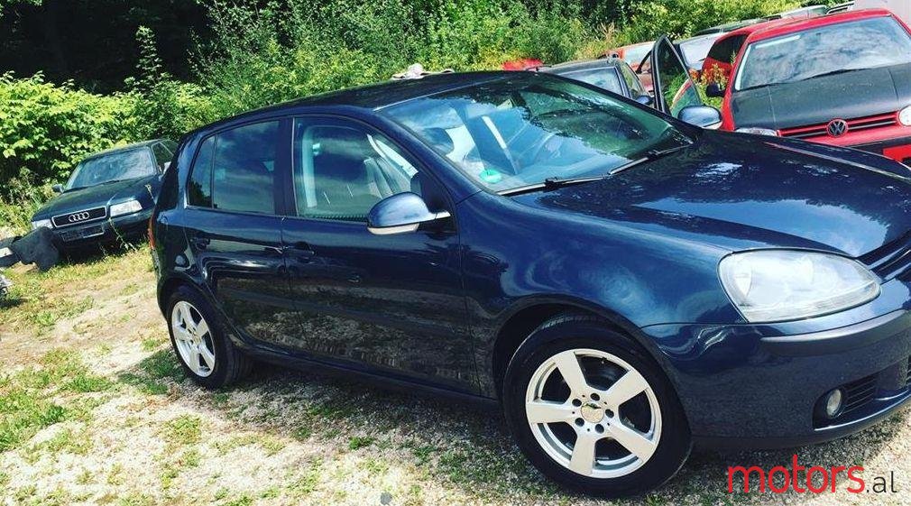 2004' Volkswagen Golf photo #1