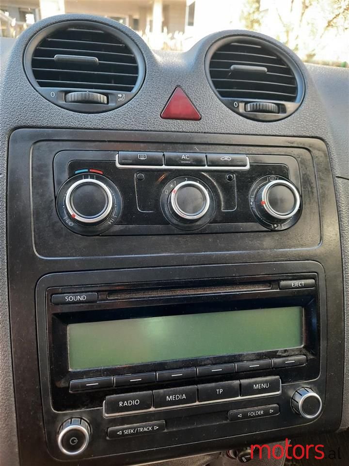 2012' Volkswagen Caddy photo #3