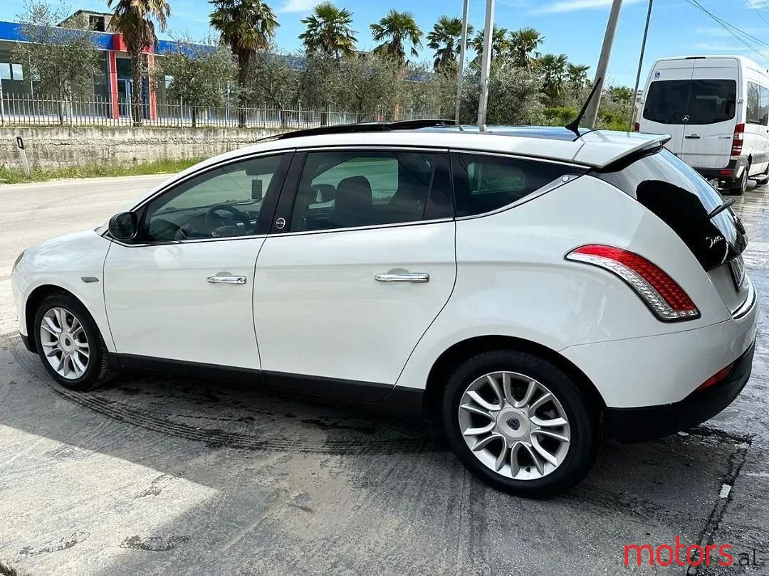 2013' Lancia Delta photo #2