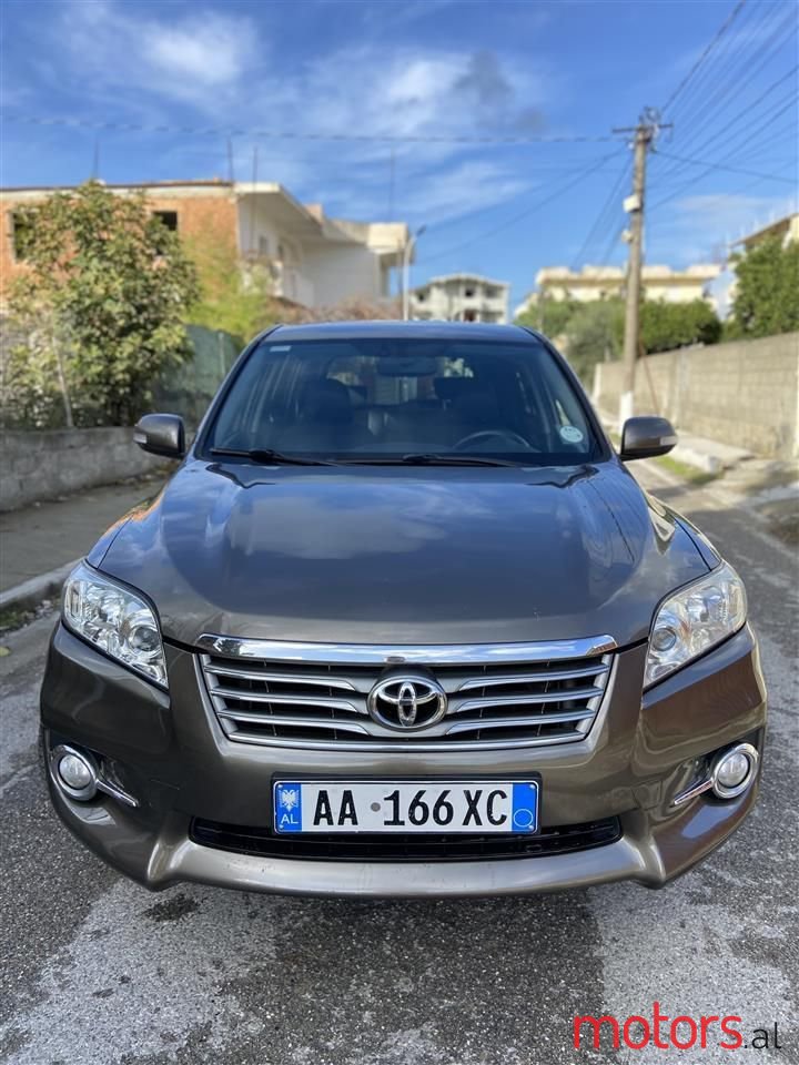 2011' Toyota RAV4 photo #2