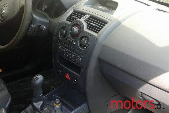 2005' Renault Megane photo #2