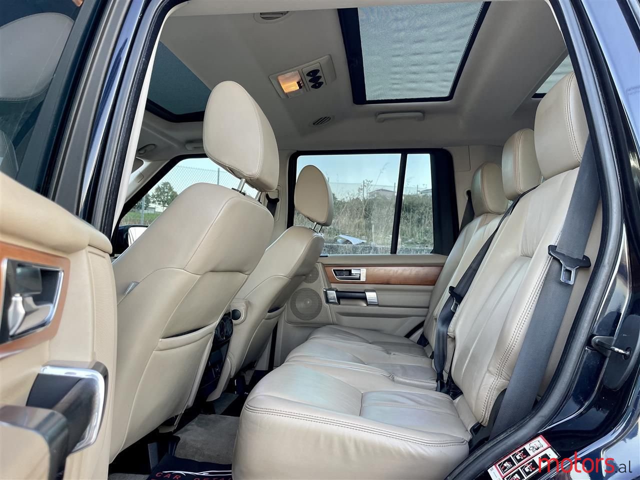 2011' Land Rover Discovery photo #2