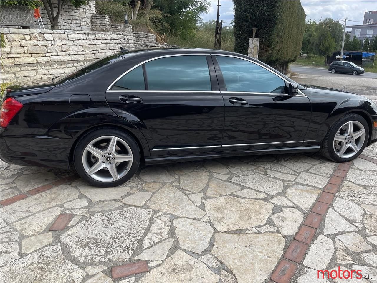 2011' Mercedes-Benz S 550 photo #6