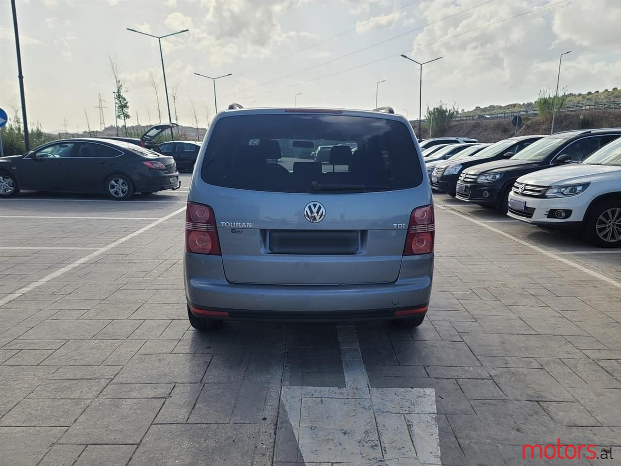 2007' Volkswagen Touran photo #5