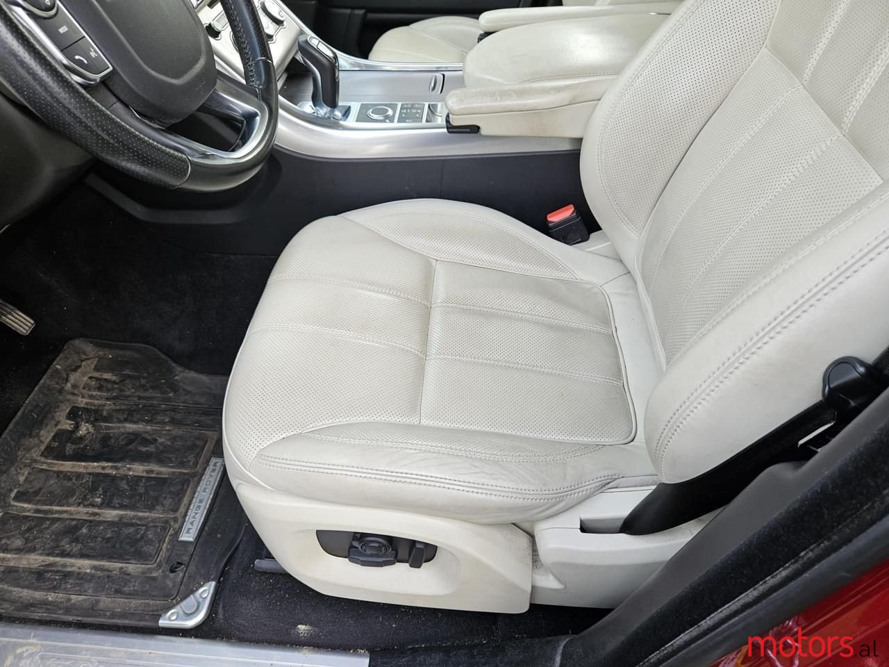 2016' Land Rover Range Rover Sport photo #3