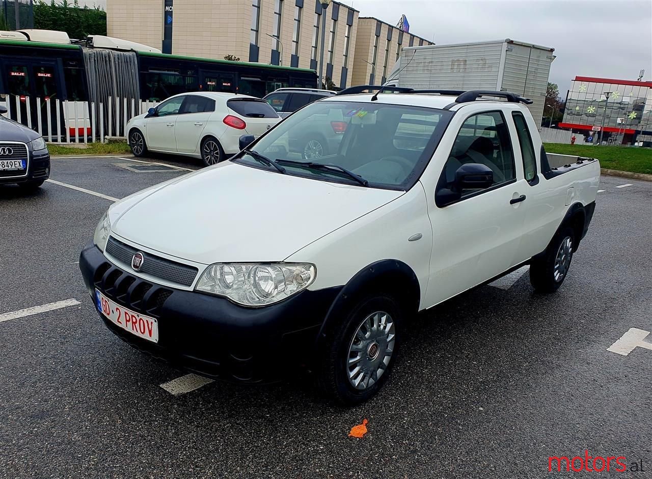 2013' Fiat Strada photo #1