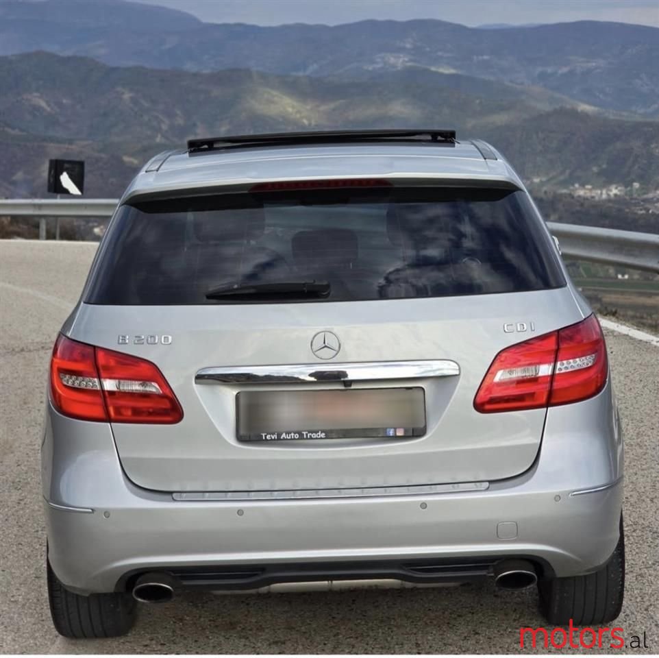 2013' Mercedes-Benz B 200 photo #3