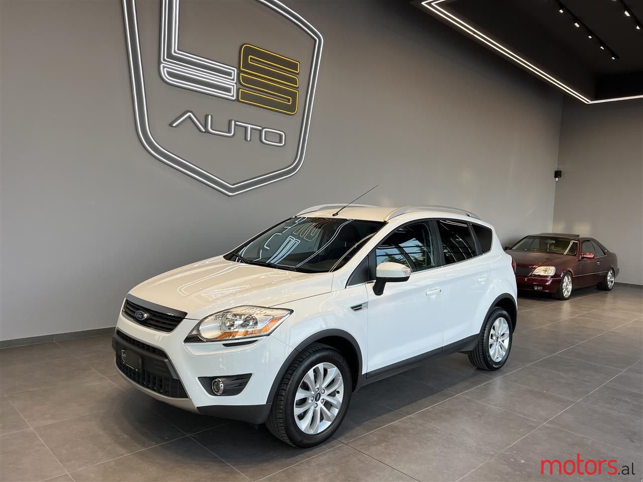 2010' Ford Kuga photo #2