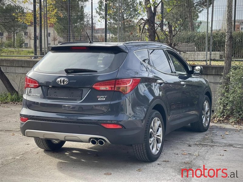 2013' Hyundai Santa Fe photo #4