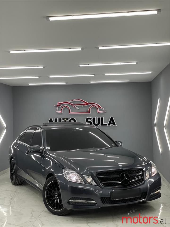 2011' Mercedes-Benz E 220 photo #6