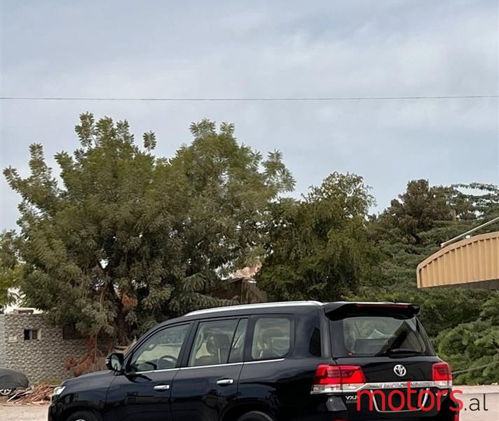 2018' Toyota Land Crusier photo #5