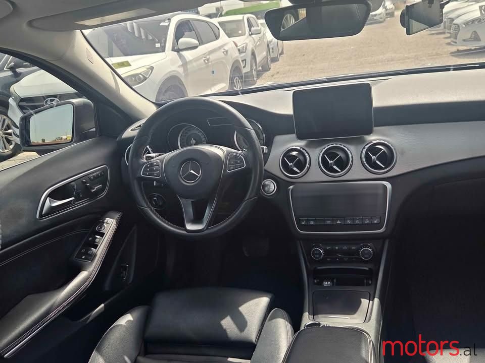 2016' Mercedes-Benz 220 photo #6