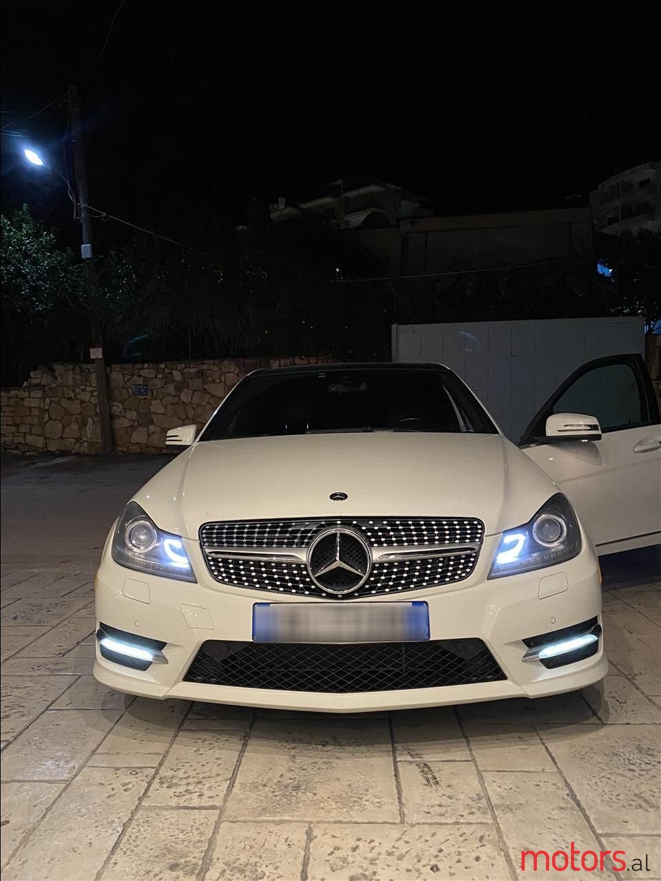 2012' Mercedes-Benz C 300 photo #3