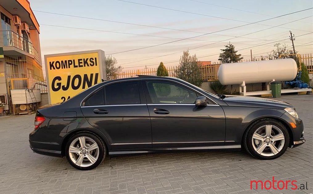 2010' Mercedes-Benz C 300 photo #1